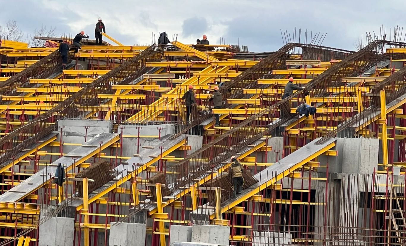 Реконструкция владикавказ. Реконструкция стадиона во Владикавказе.